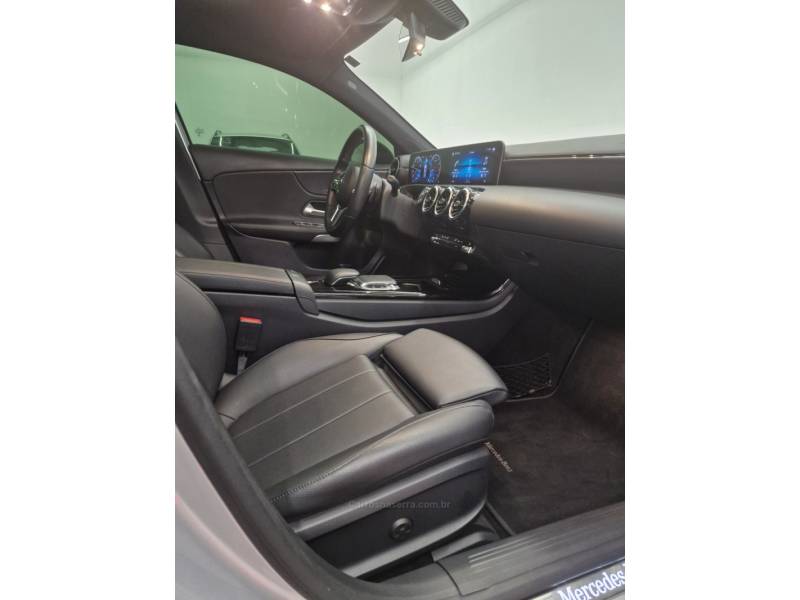 MERCEDES-BENZ - A 250 - 2019/2020 - Prata - R$ 195.900,00