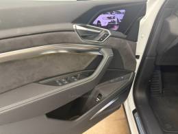 AUDI - E-TRON - 2021/2021 - Branca - R$ 375.900,00